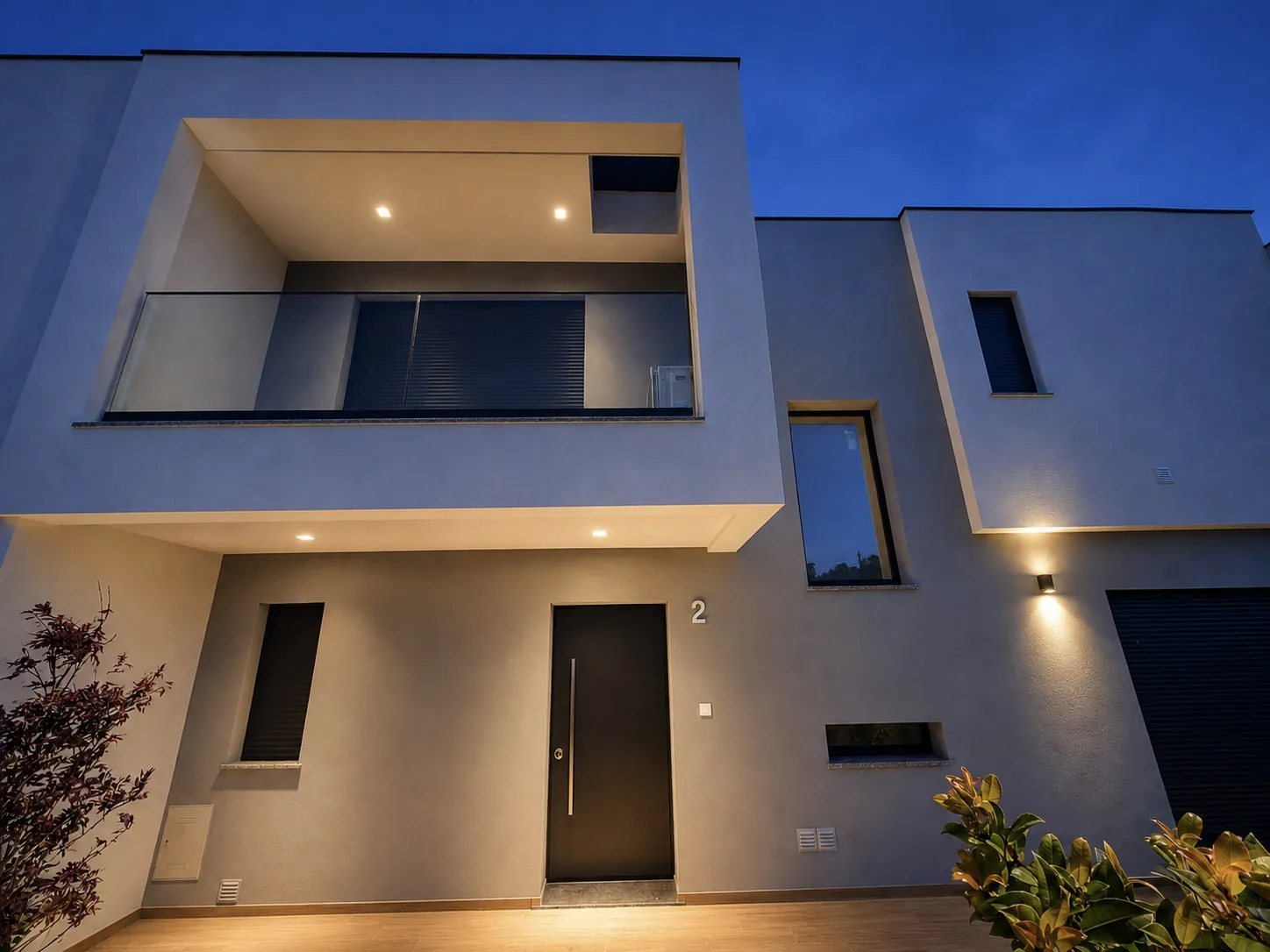 Fachada contemporânea da Villa 2, Villas Regato, entre Bicesse e Manique